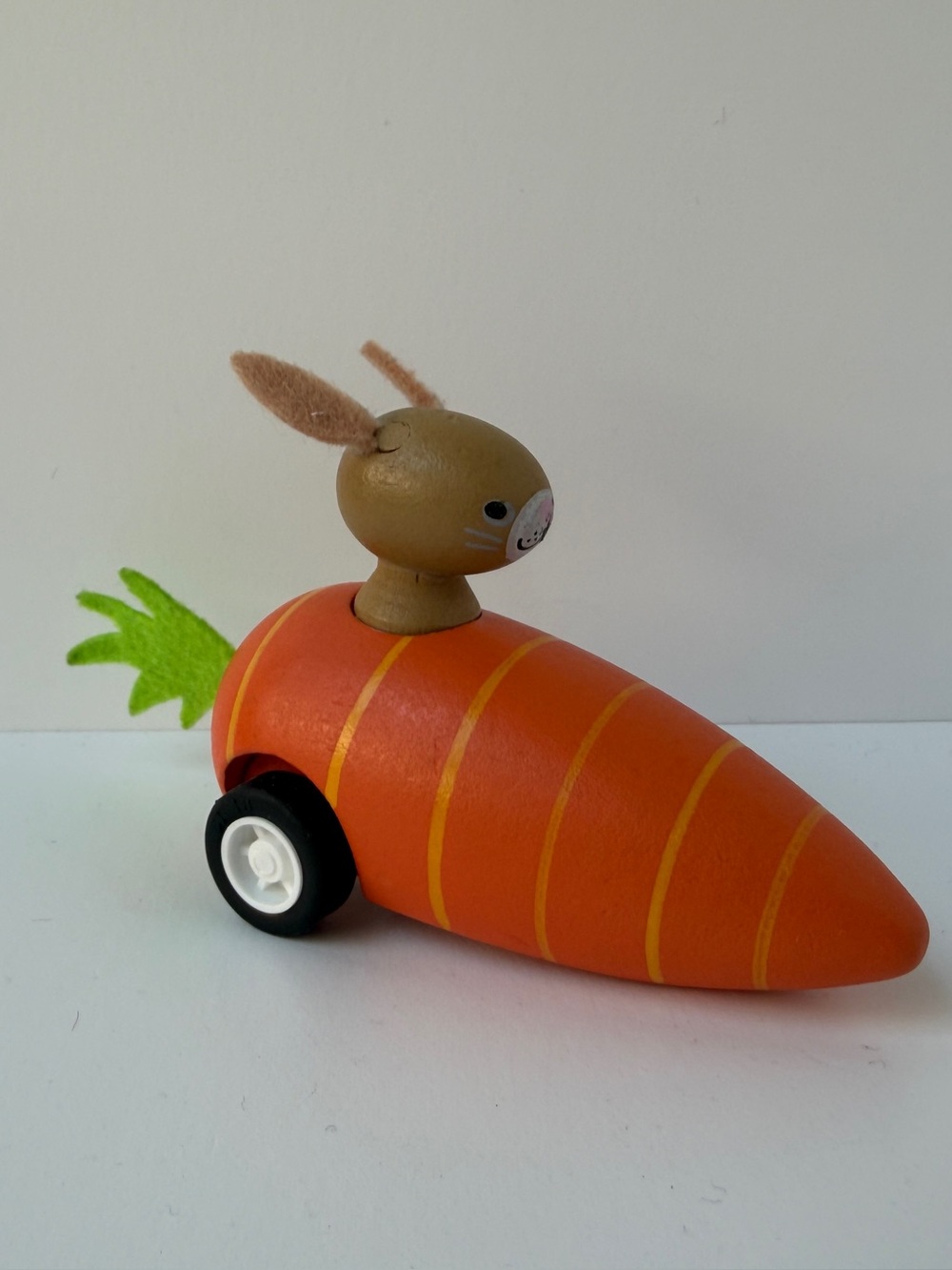 Wooden Toy Bunny‎ Wind-up Carrot Car